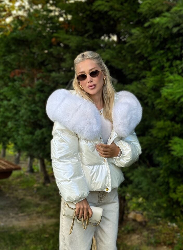 Paris White Kapüşonlu Kürklü Puffer Mont